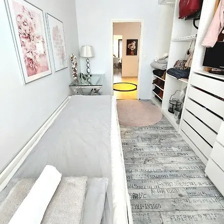 アパート 》kaupunkikoti Ursini - Turun Keskustan Sydaemessae トゥルク