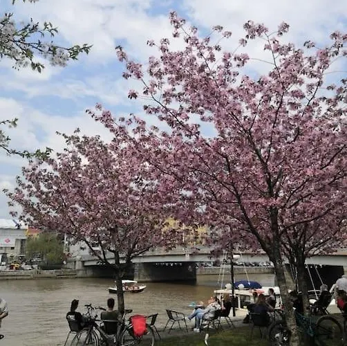 2 Bedroom Cityhome 1-6 Pers, Wifi, Washing Machine