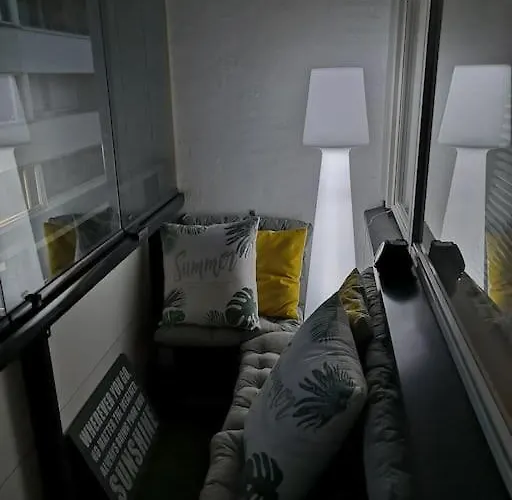 2 Bedroom Cityhome 1-6 Pers, Wifi, Washing Machine Апартаменты *